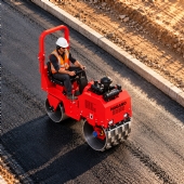 Rolo Compactador Diesel 9HP 1 Ton Assento Pé de Carneiro Vibratório 800mm