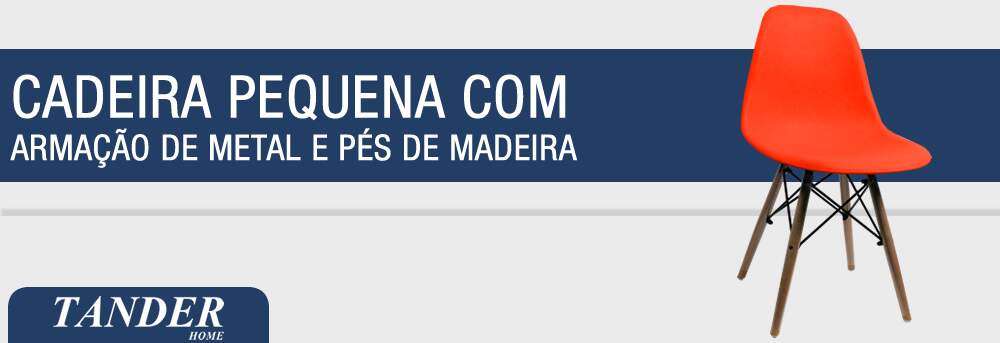 Cadeira Pequena com Armação de Metal e Pés de Madeira