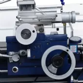 Torno Mecânico Engrenado 1000mm - 1.5kw - 60hz - 220v / 380v Trifásico - TTME330